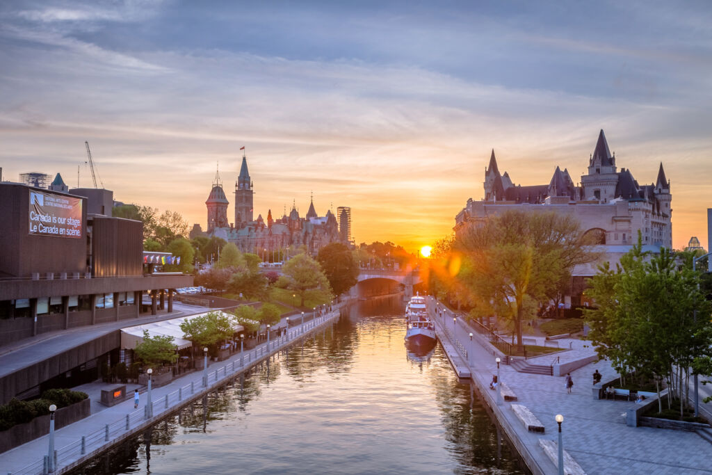. If you are a visitor to Canada, here are the top 5 things to do in Ontario as a first-time visitor